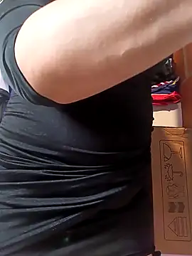 CristalRays online show from April 19, 2026, 7:38 pm