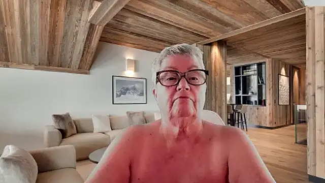 GrannyChrissy68 online show from February 17, 2026, 1:52 pm