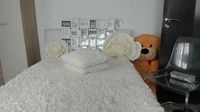 sweetemy4u online show from March 31, 2026, 7:54 am