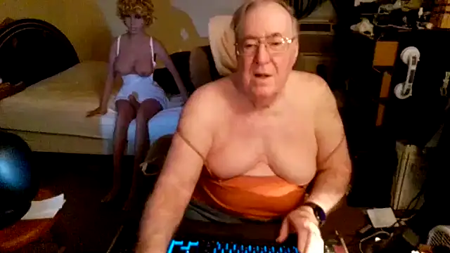 Toastir online show from October 22, 2025, 1:32 pm