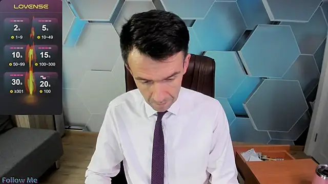 SteveTiger online show from November 30, 2025, 3:35 pm