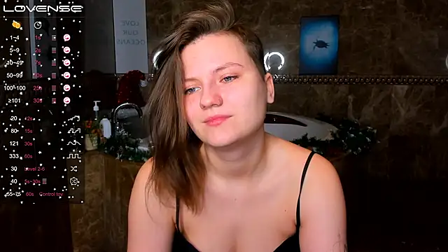 Snapshot of MelindaTin chatting on January 15, 2025, 1:02 am MelindaTin online show from January 15, 2025, 1:02 am