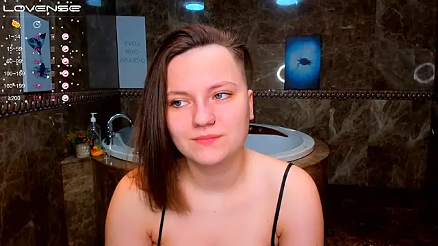 MelindaTin online show from December 23, 2025, 12:00 am