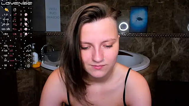 Snapshot of MelindaTin chatting on February 9, 2025, 3:53 am MelindaTin online show from February 9, 2025, 3:53 am