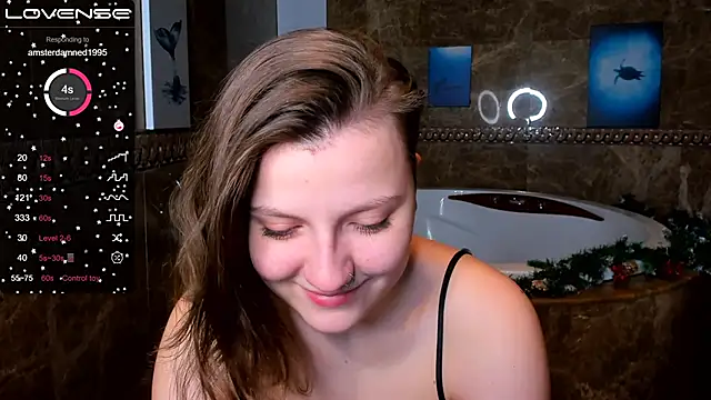 Snapshot of MelindaTin chatting on January 13, 2025, 1:02 am MelindaTin online show from January 13, 2025, 1:02 am