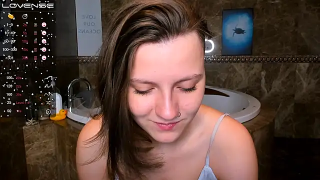 Snapshot of MelindaTin chatting on February 14, 2025, 1:13 am MelindaTin online show from February 14, 2025, 1:13 am