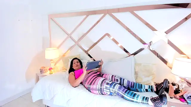 isa doll online show from March 21, 2025, 3:35 pm