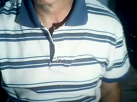 Snapshot of Latinjim29 chatting on December 17, 2025, 4:06 am Latinjim29 online show from December 17, 2025, 4:06 am