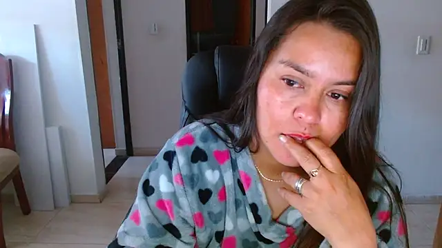 Snapshot of Ixchel_Anaid chatting on November 23, 2025, 3:00 pm Ixchel Anaid online show from November 23, 2025, 3:00 pm
