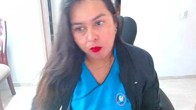 Ixchel Anaid online show from December 1, 2025, 6:31 pm