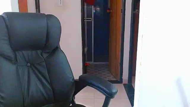 Ixchel Anaid online show from November 30, 2025, 3:35 pm