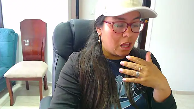 Snapshot of Ixchel_Anaid chatting on September 24, 2025, 1:28 pm Ixchel Anaid online show from September 24, 2025, 1:28 pm
