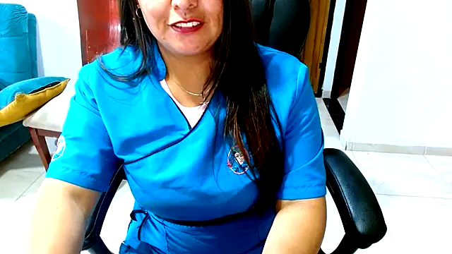 Snapshot of Ixchel_Anaid chatting on November 18, 2025, 5:05 pm Ixchel Anaid online show from November 18, 2025, 5:05 pm