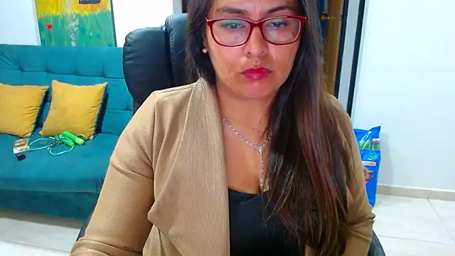 Snapshot of Ixchel_Anaid chatting on March 6, 2025, 8:37 pm Ixchel Anaid online show from March 6, 2025, 8:37 pm