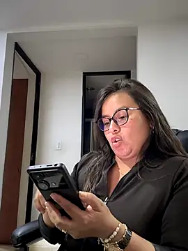 Snapshot of Ixchel_Anaid chatting on November 25, 2025, 1:28 am Ixchel Anaid online show from November 25, 2025, 1:28 am