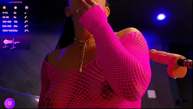 im-your-lovee online show from October 26, 2025, 7:09 am