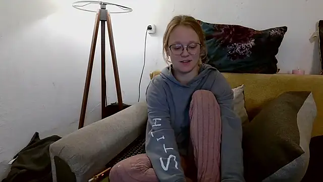 little-leni online show from January 16, 2026, 9:52 pm