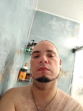 latinoflpr online show from October 22, 2025, 12:21 am