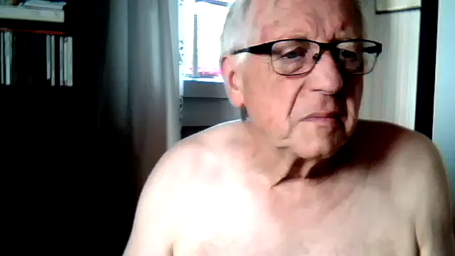 johnjohn622662 online show from July 5, 2026, 8:10 am
