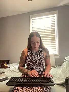 jaseyrae online show from October 22, 2025, 2:38 pm