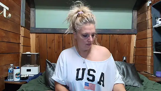 lisaxlovexxx online show from April 9, 2026, 6:03 pm