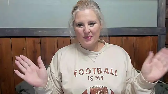 lisaxlovexxx online show from September 19, 2025, 5:06 pm