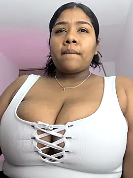 paola091 online show from November 20, 2025, 11:47 pm