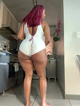 Snapshot of CurvyDesire1 chatting on March 14, 2025, 7:48 am CurvyDesire1 online show from March 14, 2025, 7:48 am