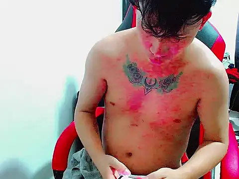 boyhot23x online show from May 5, 2026, 7:06 pm