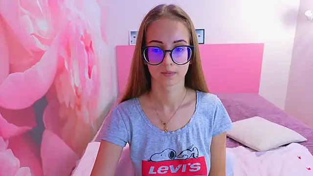 AliceAdams online show from October 10, 2025, 7:20 am