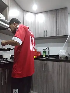 Aroon Stonne online show from December 4, 2025, 4:44 am