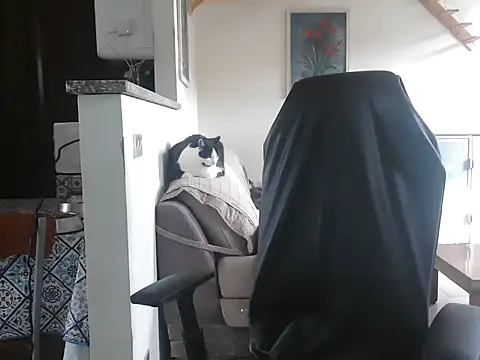 simona60 online show from April 14, 2026, 1:27 pm