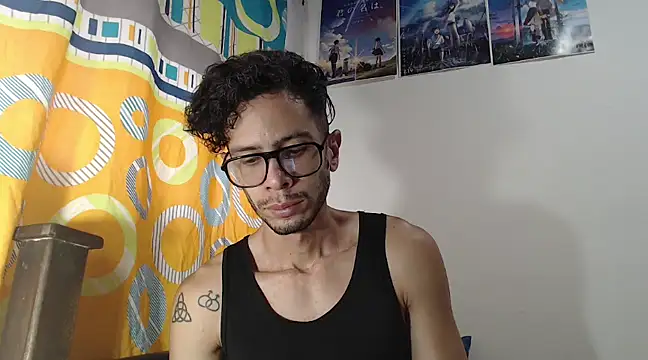 Snapshot of alisterxxx chatting on February 10, 2025, 1:33 pm alisterxxx online show from February 10, 2025, 1:33 pm