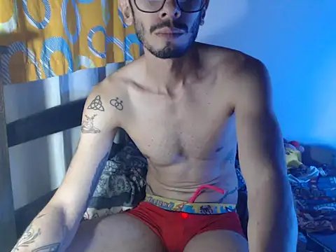 alisterxxx online show from May 28, 2026, 2:41 am