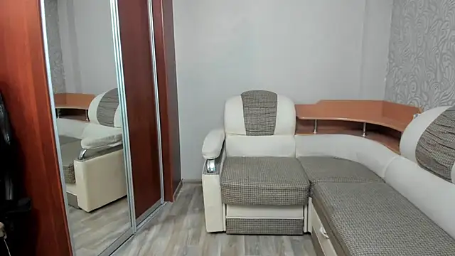 Marrymepls online show from December 3, 2025, 8:30 pm