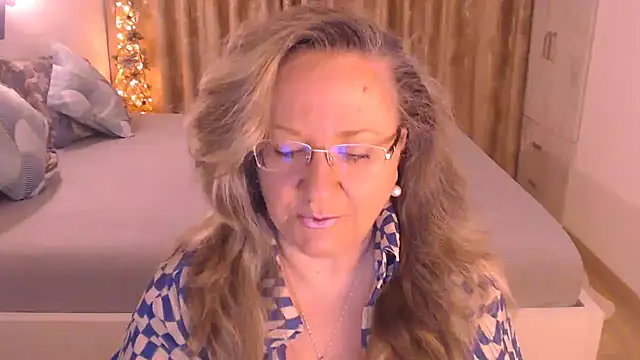 Raisshy online show from February 19, 2026, 4:42 am