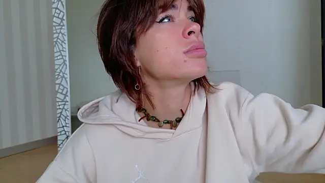 girl nextd00r online show from March 6, 2025, 1:14 pm