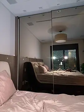 jasminesummer online show from April 25, 2026, 7:22 pm