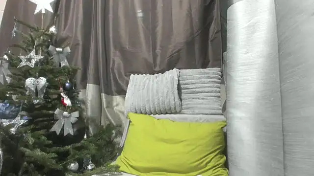 jessystarr online show from December 15, 2025, 5:52 pm