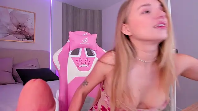 VirginChloe online show from November 14, 2025, 3:10 am