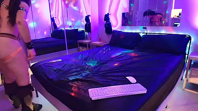 MikyFoxx online show from November 1, 2025, 4:19 am