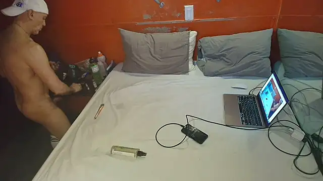 MikyFoxx online show from January 1, 2025, 2:51 am