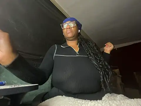 Snapshot of AlexaTheSlut chatting on June 5, 2026, 8:42 am AlexaTheSlut online show from June 5, 2026, 8:42 am