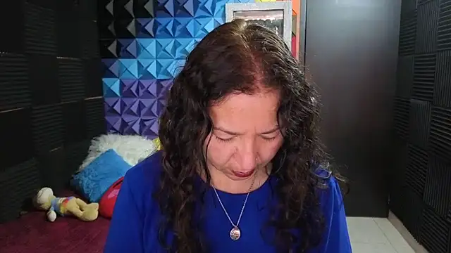 katifoxx online show from September 20, 2025, 5:29 pm