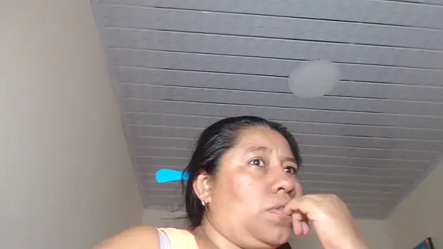 adrixxx38 online show from September 28, 2025, 5:31 pm