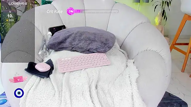 Angel Peach online show from March 11, 2025, 5:02 pm