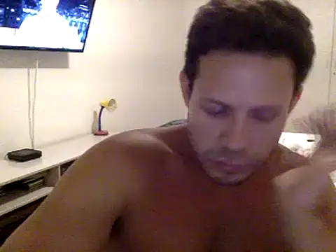 Snapshot of FelipeRiver chatting on March 11, 2025, 12:33 am FelipeRiver online show from March 11, 2025, 12:33 am