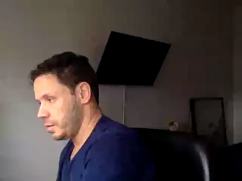 Snapshot of FelipeRiver chatting on October 9, 2025, 2:06 pm FelipeRiver online show from October 9, 2025, 2:06 pm