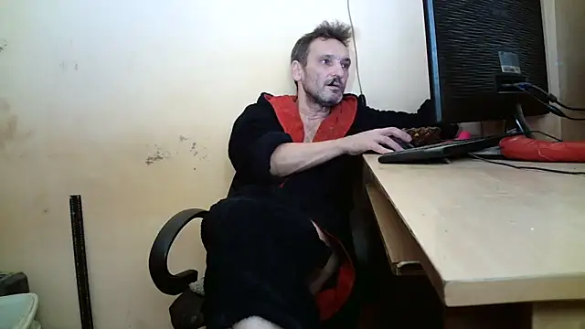 dundyFocus online show from November 10, 2025, 4:45 pm