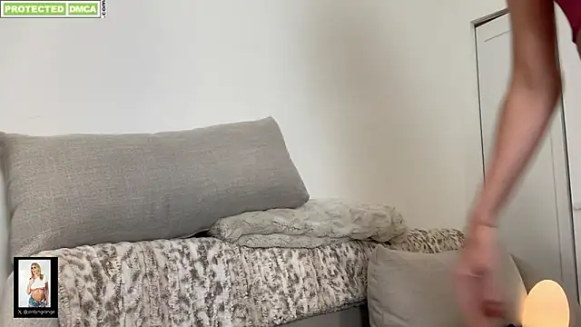 Snapshot of JordynGrange chatting on October 29, 2025, 8:41 pm JordynGrange online show from October 29, 2025, 8:41 pm